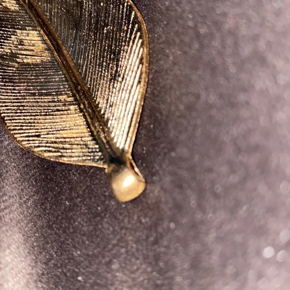 18k brushed gold tone plated  leaf pendant - Picture 7 of 9